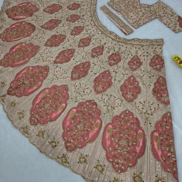 DESIGNER LEHENGA - Picture 5 of 15
